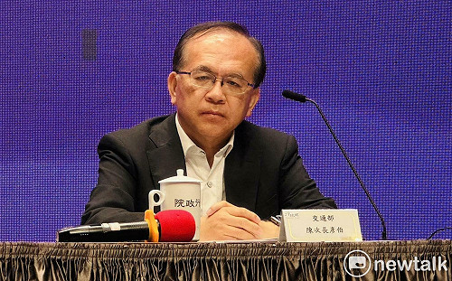 淡江大橋機車道過窄挨批  交部：寬度合規 遇事故有應變方案