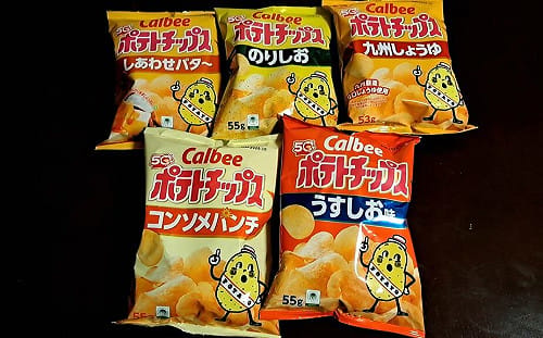 受伊朗戰爭波及？日本零食大廠宣布產品包裝改黑白配色