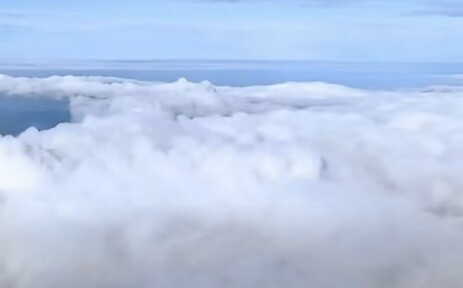 (影)台灣高山之美！玉山北峰驚現「翻滾雲海＋七彩光圈」震撼美景