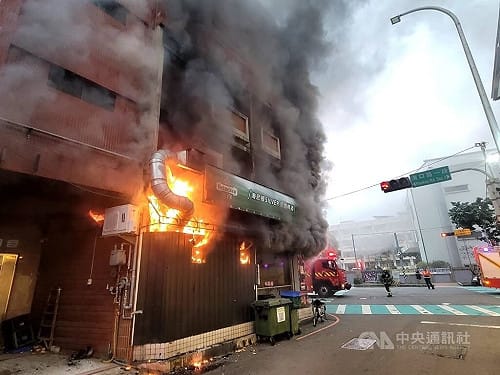 台中西屯熱炒店火警　火勢猛烈幸無人受困受傷