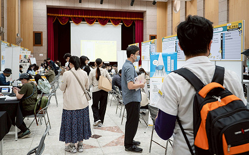 搶搭AI與新媒體浪潮！  高雄職涯媒合會攜手24企業釋百項熱門職缺