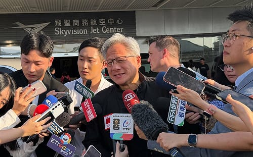 「很多事情要做」！黃仁勳抵台  傳將連會張忠謀、林百里、魏哲家