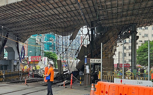 就在台人熟知景點附近  首爾西小門高架橋拆除坍塌至少3死3傷