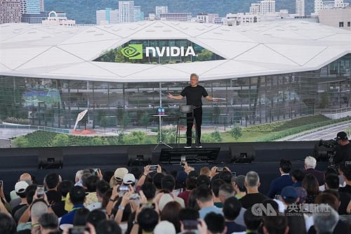 黃仁勳：輝達台灣總部2030年啟用　採玻璃帷幕透明設計