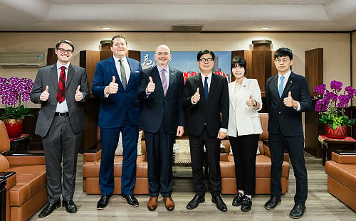 陳其邁見AIT處長談供應鏈合作　高雄鎖定AI、矽光子搶全球商機