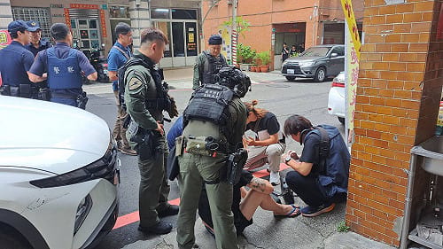 情侶檔跨區販毒被逮　南警起出逾百萬元毒品