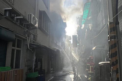 台南鬧區餐廳火警冒煙　人員及時疏散未釀傷亡