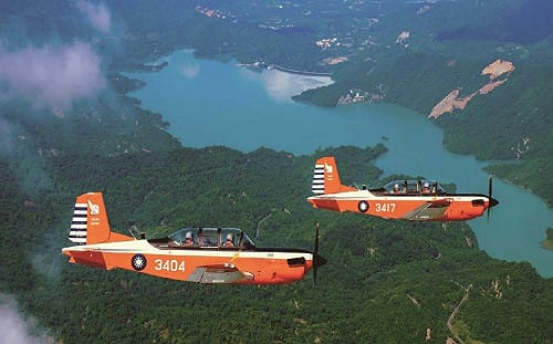 快訊》空軍1架T-34初教機墜毀！兩名中校殉職 國防部最新說明 