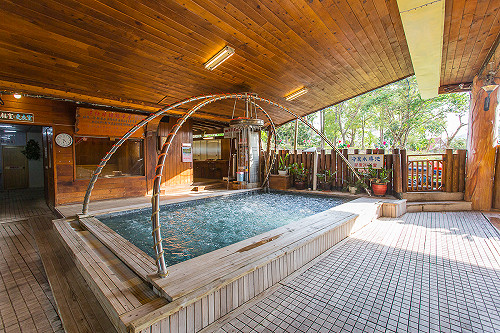 風災後六龜復活！去寶來泡溫泉正夯