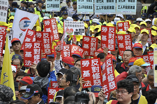 秋鬥明登場  預估超過60個勞團一起嗆政府