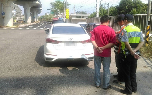 Uber不要來! 中市強力取締非法白牌車