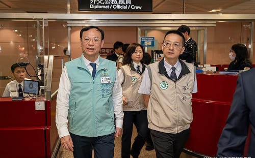 伊波拉疫情升公衛緊急事件！石崇良赴桃園機場視察：6月起4機場提供免費採檢