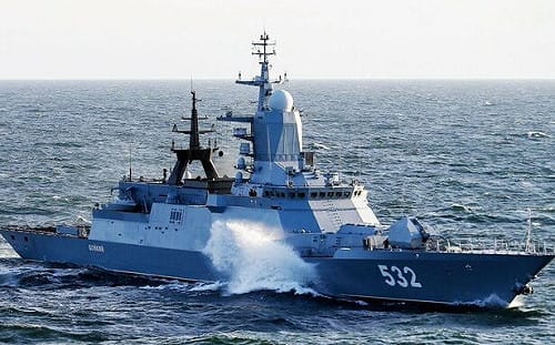 (影) 俄軍3主力戰艦挨轟! 烏遙控無人機9百里奔襲 聖彼得堡海軍基地首度被炸