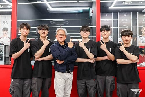 黃仁勳訪韓掀旋風　韓媒解析他如何擄獲年輕人的心