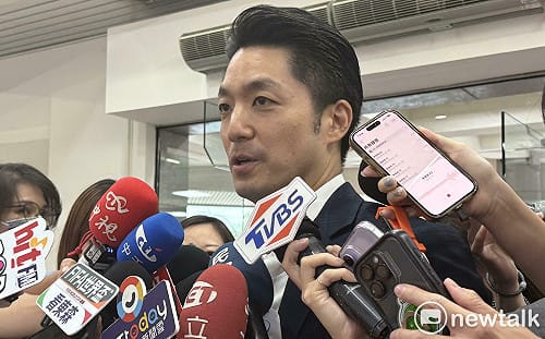 簡舒培批遮陽傘「2年0進度、1座620萬」　蔣市府：別拿淘寶貨魚目混珠