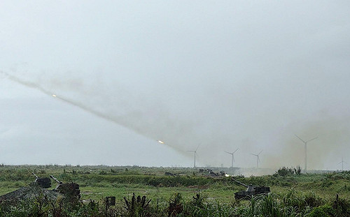 雷霆2000時隔7年實彈射擊 曝實戰化訓練內幕：前一天才進陣地整備