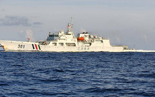 2艘中國公務船首度硬闖太平島禁止水域  遭海巡強力驅離