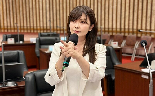 媒體民調稱賴瑞隆大勝柯志恩    高雄藍營酸：吹哨壯膽！ 