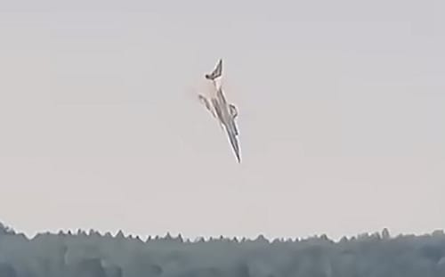 （影）機瘟？！美俄戰略轟炸機同日折損  Tu-22M3詭異俯衝、B-52墜8人殞命