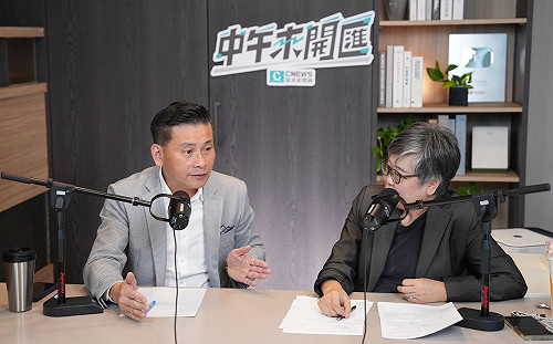 綠營狂轟蔣萬安是「講稿機」！戴錫欽曝iPad真相：激烈攻防時根本沒在看