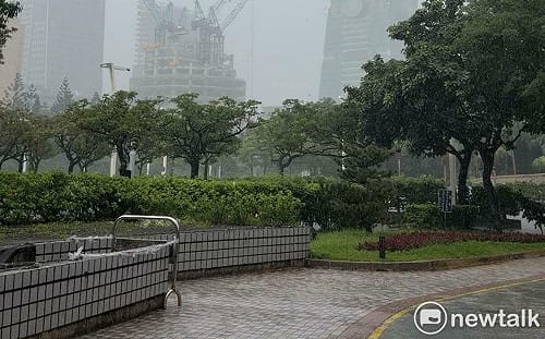 北市豪雨釀災　中正區工地2人疑遭雷擊送醫