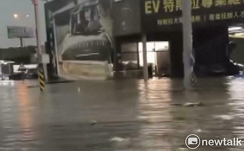 台南豪雨逢滿潮夾擊多處淹水積水消退快  黃偉哲：強化排水整治提升防洪韌性