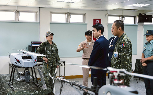 陳冠廷：肯定藍白也提無人機條例  但應與國防部先討論