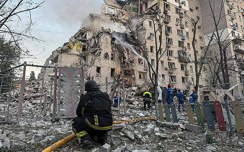 俄500無人機、數十飛彈大規模空襲基輔! 烏克蘭連夜反擊俄境油廠