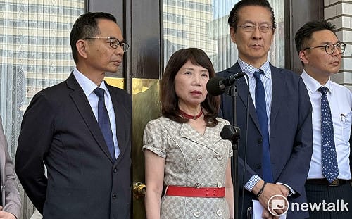 事後避孕藥管制加嚴爭議　民眾黨轟林靜儀「練肖話」：知所進退