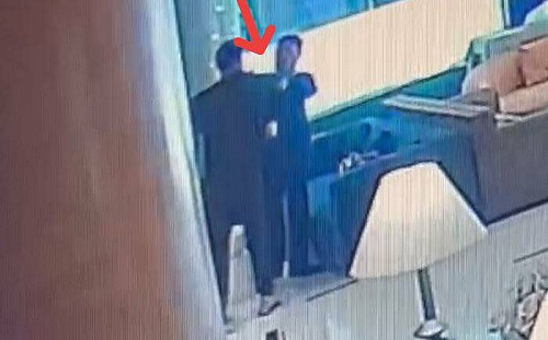 矢板明夫遭中國人埋伏偷襲濺血！胡采蘋：別把你們的髒手伸進台灣
