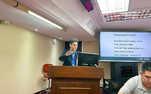 致癌油下架竟拖一週？劉建國轟食藥署「歹戲拖棚」 