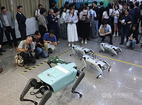 經部國產四足機器人亮相　首例火場偵察驗證過關