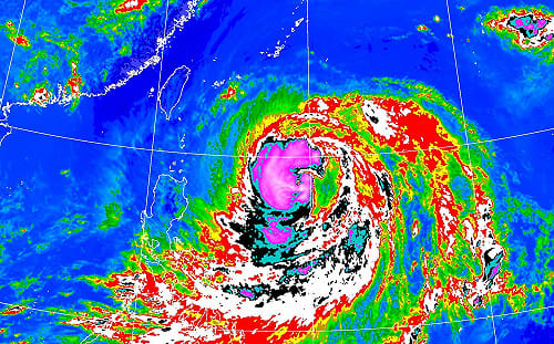 明放颱風假？巴威25年來最大顆  14：30發布海警！最新風雨時程一圖掌握