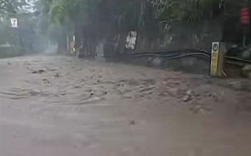 巴威豪雨釀災！苗栗泰安爆泥流封路  議員劉美蘭喊話：讓員工回家　