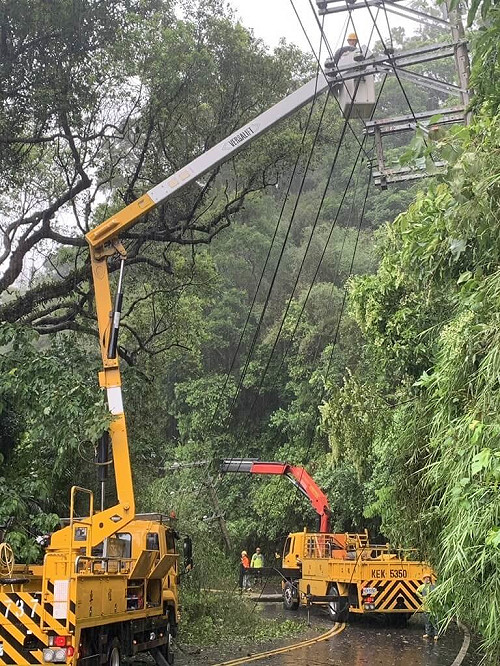 颱風巴威釀桃竹逾7千戶停電　苗栗多路段坍方封閉