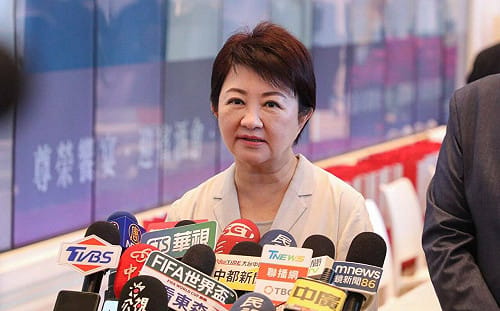 (影)致癌油風暴！盧秀燕砲轟中央失序、蓋牌   促「首長下台、閣揆道歉」