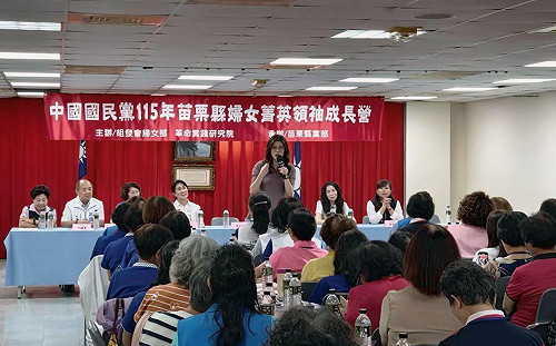再轟民進黨沉淪 鄭麗文嗆：吃得滿嘴都流油