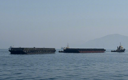 伊朗媒體：荷姆茲海峽通航量降至「零」  革命衛隊稱4船違規航行、2艘發生事故