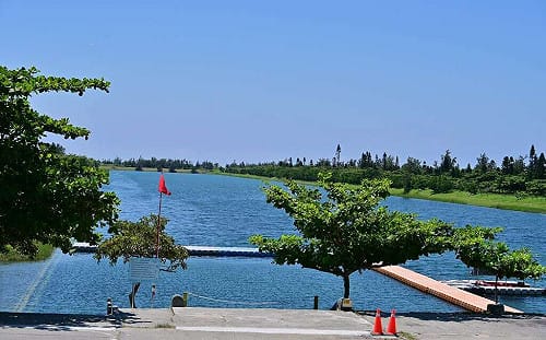今夏玩水最安心！台東活水湖、杉原灣 10場水域安全快閃學自救