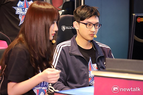 《英雄聯盟》兩人同心閨密勝！超負荷氣到發抖？