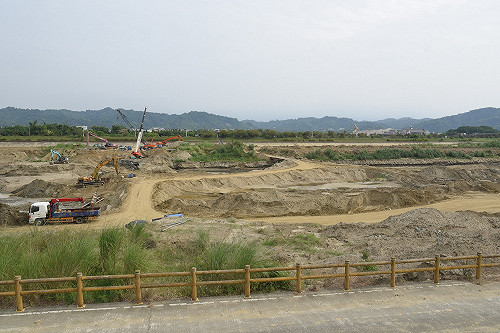 南投貓羅溪景觀橋建設遭民進黨圍剿 林明溱道歉澄清