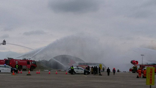 場外空難演習 桃機與軍方聯合演練
