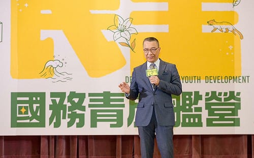 民進黨國務青旗艦營開課 徐國勇：民主不完美但能保有自由