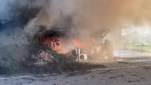 宜蘭五結中古電器倉庫起火  濃煙竄天無人傷亡