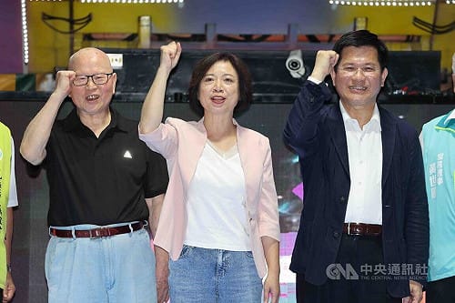 何欣純承諾強化食安 林佳龍稱台中被其他城市超越