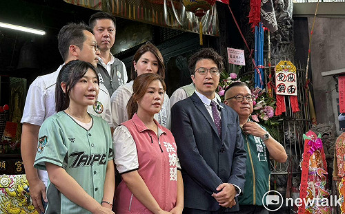 蔣萬安開「毒油門診」沒人掛號 沈伯洋愣住：壓榨基層人力