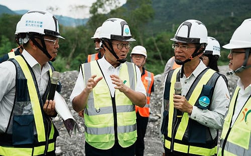 克服挑戰追回工程進度  陳金德：馬太鞍永久橋續拚年底通車