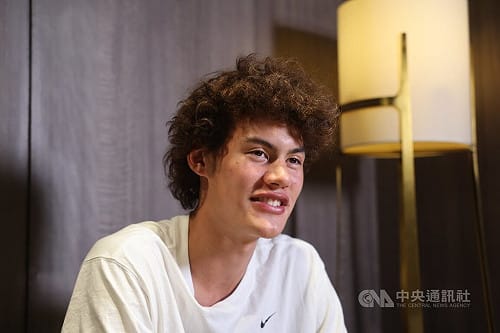 混血陳卡特花7小時取得護照　代表台灣直呼圓夢