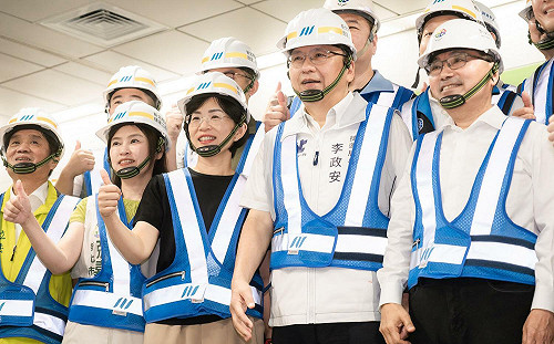 曝蘇巧慧硬蹭蔣侯鎂光燈 藍選將諷：沈伯洋情何以堪