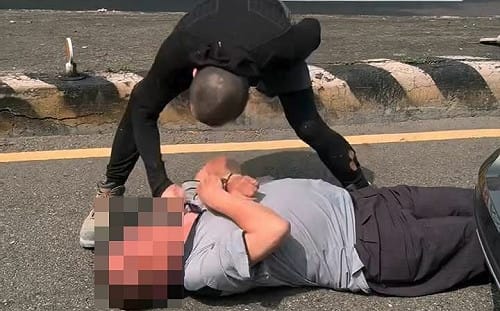 台中行車糾紛！老伯持刀砍人反遭K.O 網：打得太嚴重了